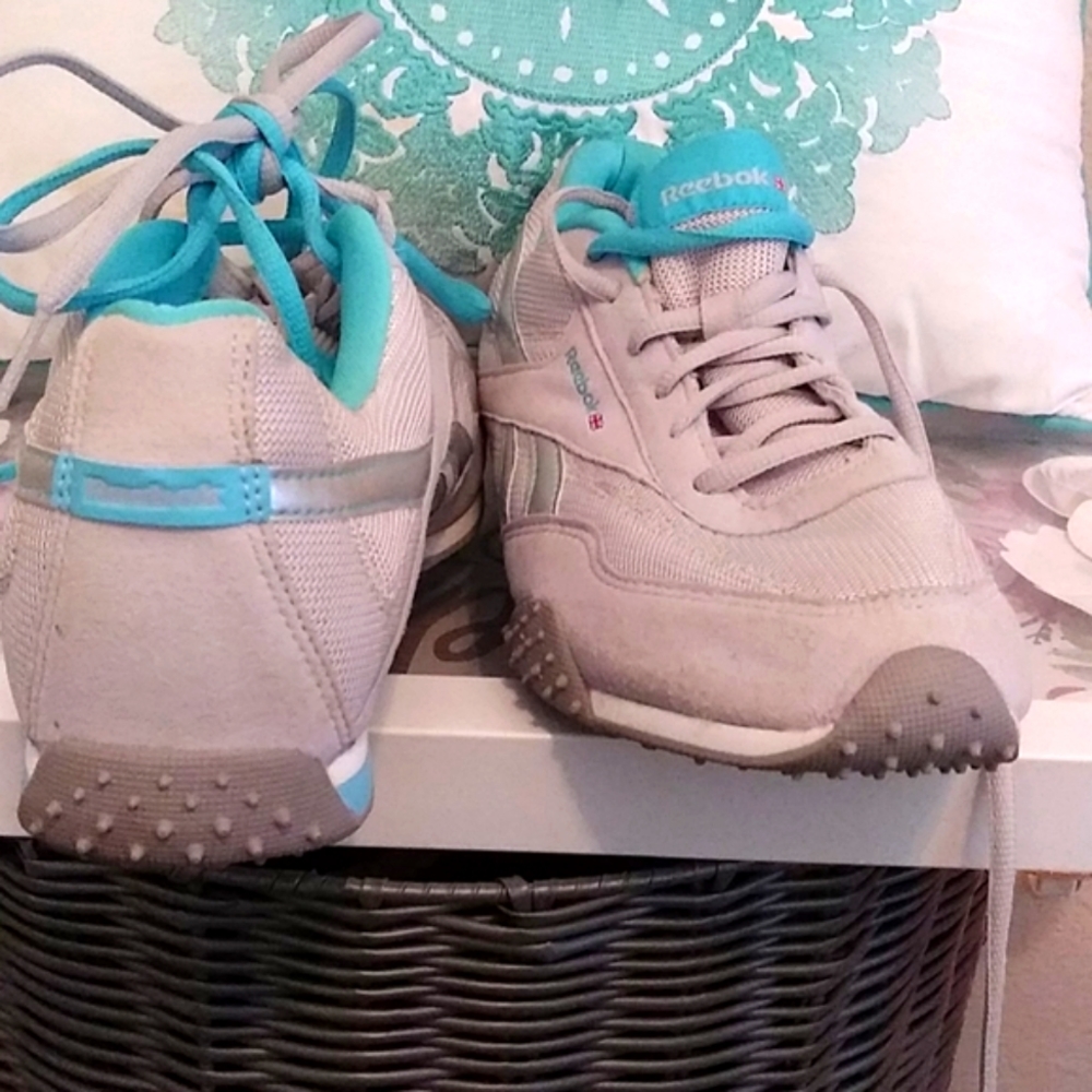 Classic Women's Reebok - Picture 4 of 8